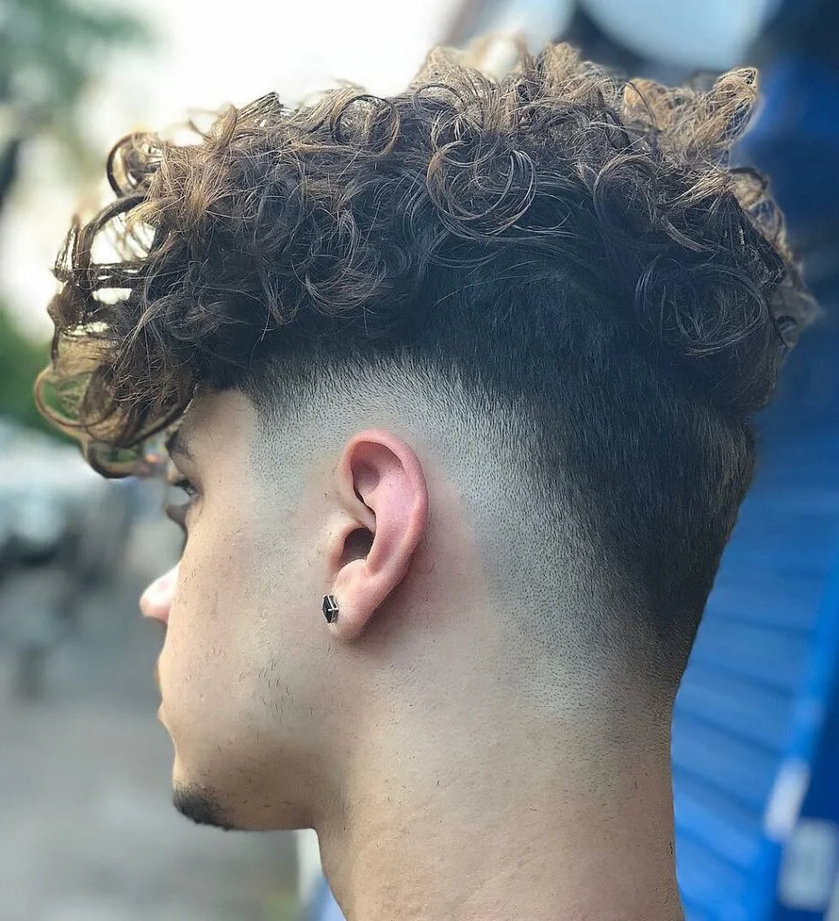 Fresh Hairstyles For Men With Wavy Hair  Faded hair, Male haircuts curly,  Men haircut curly hair